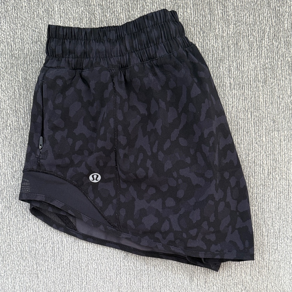 Lululemon Leopard Multi Camo 2.5 Inch Hotty Hot Shorts